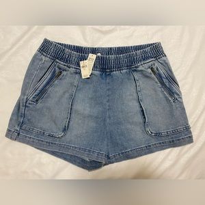 American Eagle elastic waist jean short size L